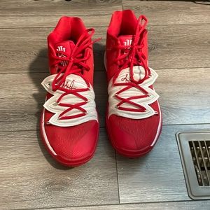 Nike kyrie 5 university red basketball shoes. Size 11 mens, barely worn.